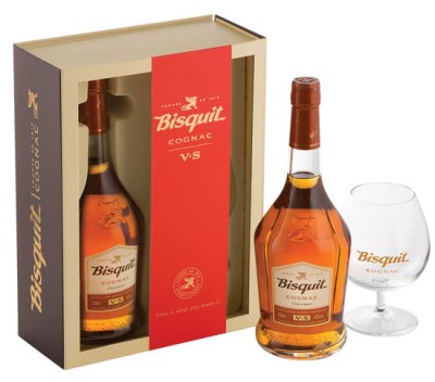 Bisquit-Cognac-VS-gift-set-with-glasses