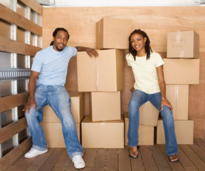 Couple-moving-in-together