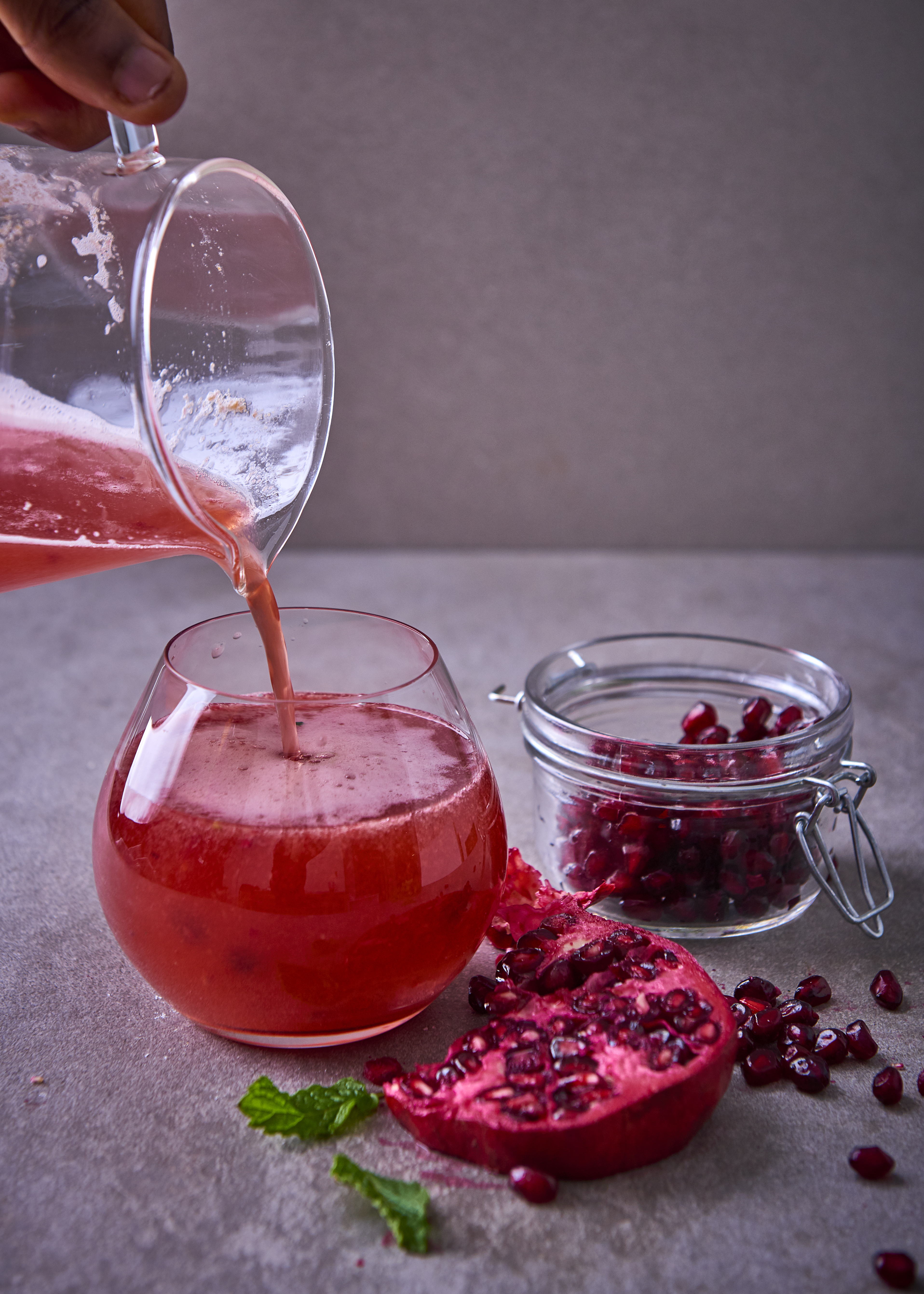 jQuick and easy to make in 3 minutes pomegranate fruit punch