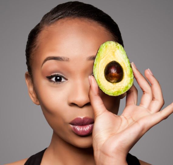Ways to use avocado in your beauty routine 
