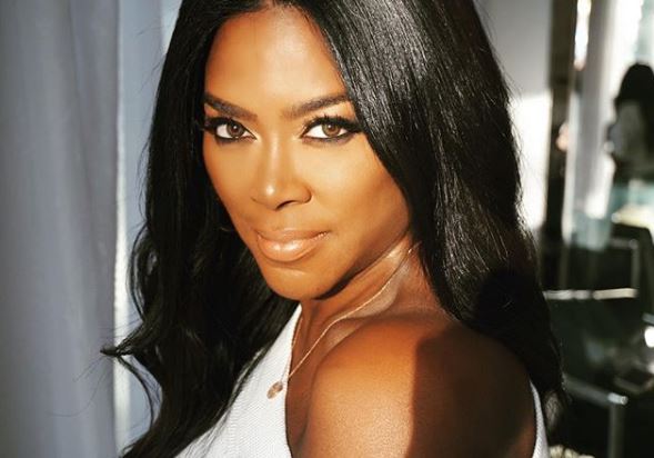 Kenya Moore shares a first look at her baby girl