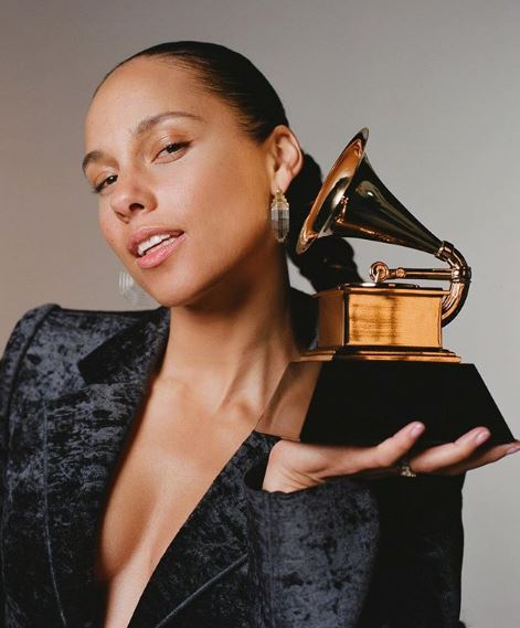 Alicia Keys to host the 2019 Grammys