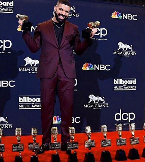 Drake makes Billboard Music Awards history