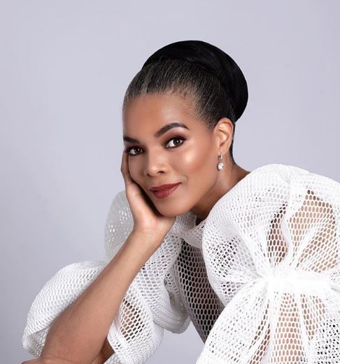 Connie Ferguson shows off her perfect abs