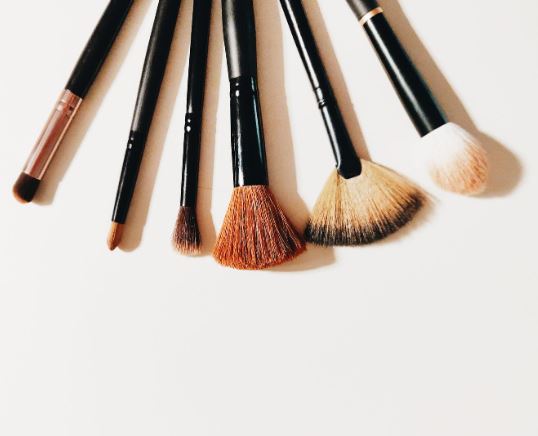 basic make-up brushes