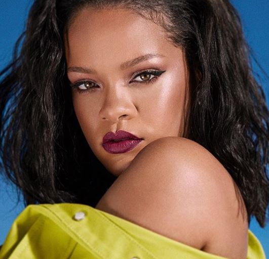 Rihanna makes Billboard chart history