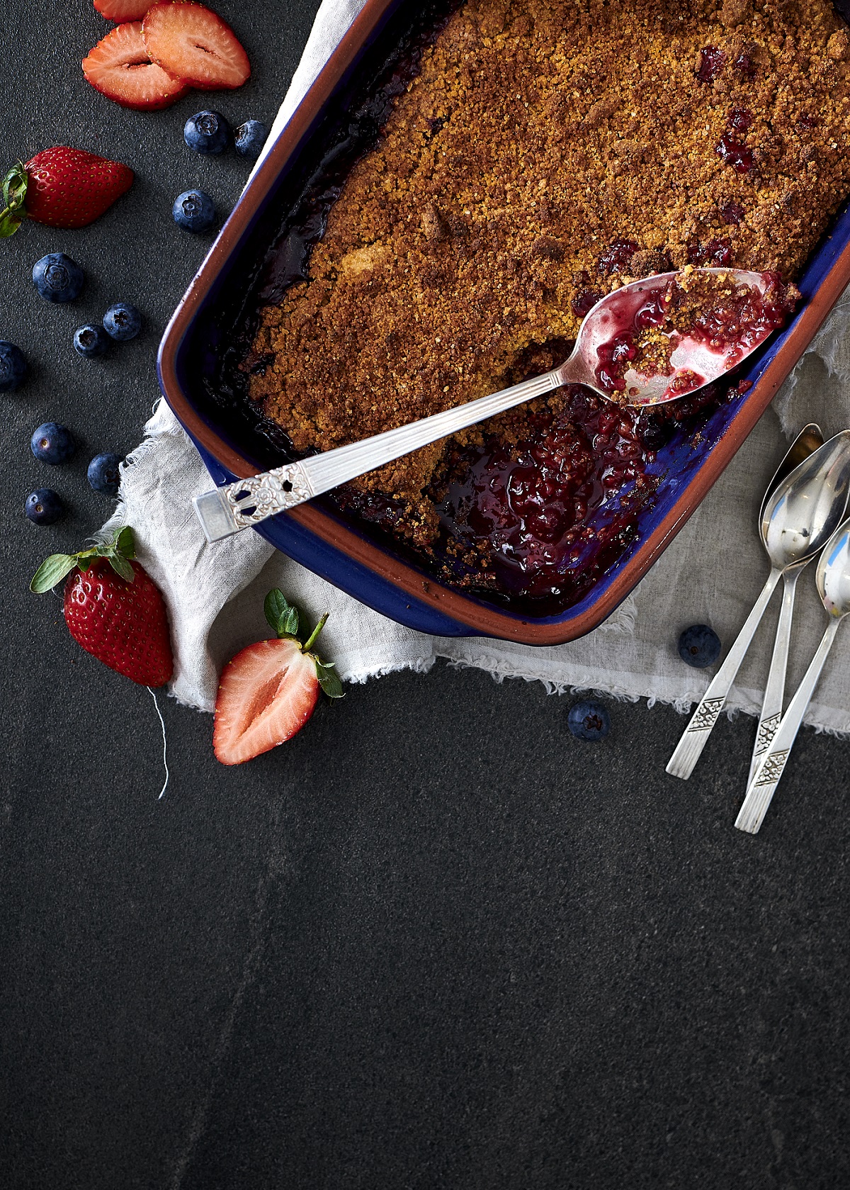 Berry and gin crumble