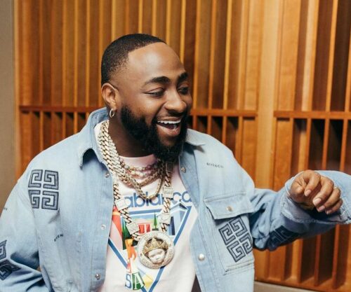 Internet reacts to Davido's heavily armed security guards while in Cape ...