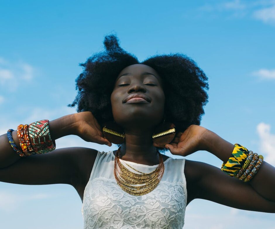 WATCH: Ways to style your afro to avoid shrinkage | Bona Magazine