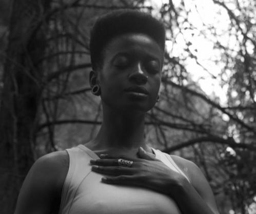 Connection between anxiety and sharp chest pains Bona Magazine