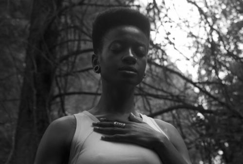 Connection between anxiety and sharp chest pains Bona Magazine