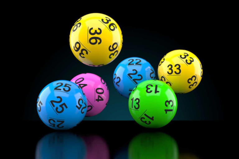 South African Lotto jackpot winners, ABSA banking app player wins millions, Westville KwaZulu Natal ticket holder hits jackpot, Ithuba lottery celebration cheque presentation, Bona Magazine