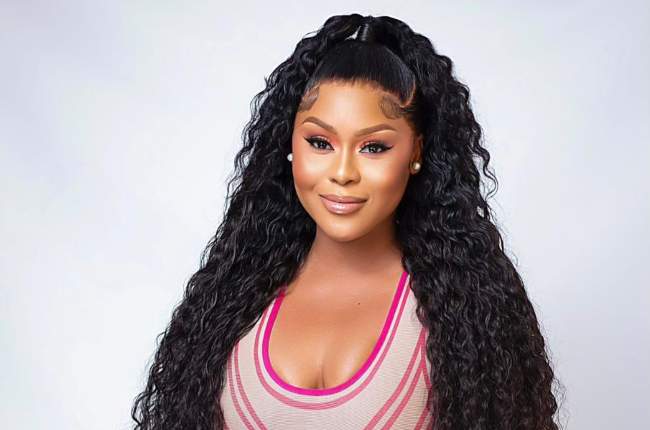 Inno Morolong photoshoot glamour, South African slay queen lifestyle, Showmax Slay Queens preview, Bona Magazine