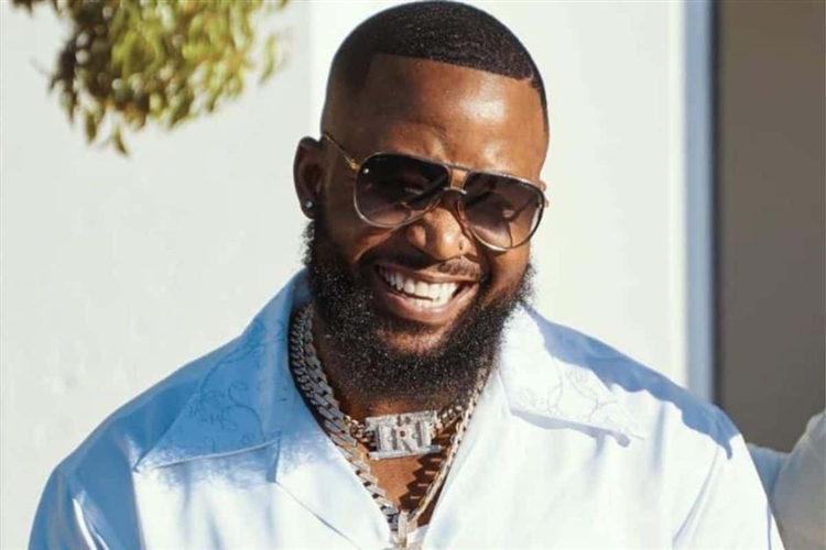 Bona Magazine, Cassper Nyovest performing on stage Johannesburg, VIP ticket holders at South African stadium concert, packed FNB Stadium show Johannesburg