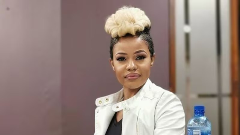 Bona Magazine, Zandie Khumalo dancing in Johannesburg, South African entertainer Zandie Khumalo smiling, Zandie Khumalo Instagram snapshot dance video