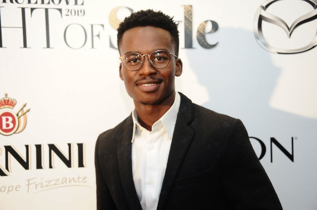 Hungani Ndlovu dancing video, Hungani Ndlovu viral clip, South African actor dancing, Bona Magazine, Hungani Ndlovu social media dance, Skeem Saam actor dancing, SA celebrity viral video, Bona Magazine