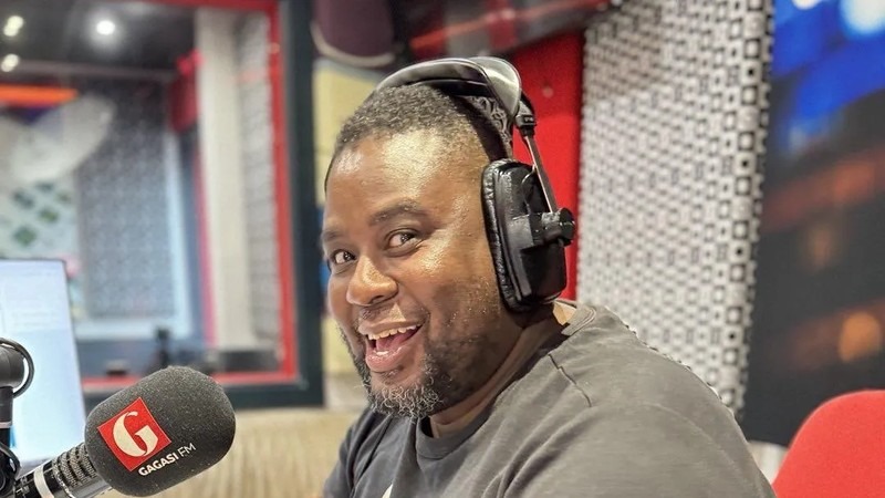 Felix Hlophe speaking on radio, Gagasi FM The Uprising studio, radio presenter at microphone, apology interview on air, Radio show hosts in KwaZulu-Natal, Bona Magazine