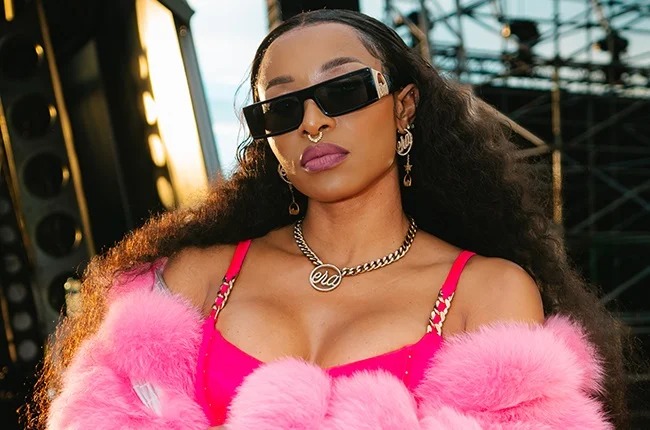 DJ Zinhle women empowerment, DJ Zinhle Murdah Bongz marriage, South African female DJ, women supporting women SA, Bona Magazine