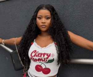 Naledi Aphiwe portrait, Naledi Aphiwe live performance, Naledi Aphiwe Zimbabwe concert, South African singer on stage, African music performance, celebrity news South Africa, Bona Magazine