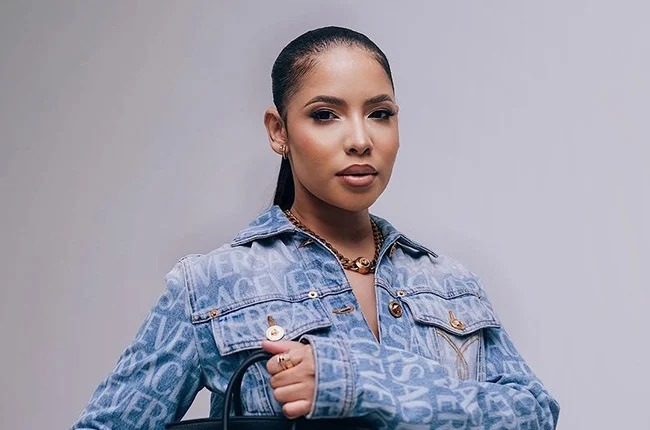 Thuli Phongolo vacation photos, Thuli Phongolo mystery man, Thuli Phongolo holiday sighting, DJ Maphorisa reunion rumours, South African celebrity news, Mzansi entertainment update, Bona Magazine