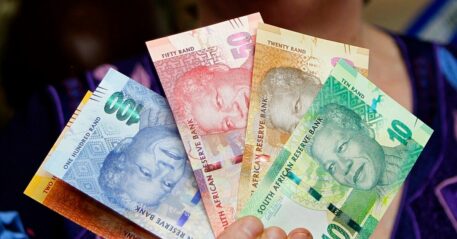 second income South Africa, side hustle ideas SA, freelance work South Africa 2026, passive income South Africa, extra income tips SA, South African side hustles, build a second income, gig economy South Africa, online income South Africa, tutoring side hustle SA, freelance writing South Africa, digital products South Africa, Bona Magazine