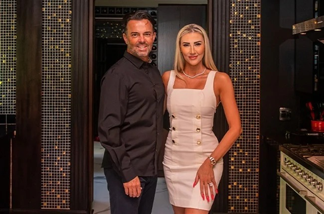 Mel Viljoen arrest news, Peet Viljoen legal case, South African celebrity arrest, deportation case SA, celebrity legal trouble couple, SA reality TV personality controversy, public reaction SA news, Viljoen case update, Bona Magazine