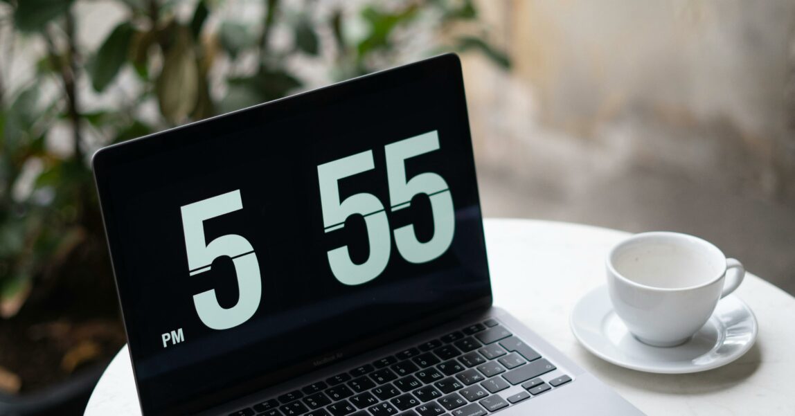 pexels-olenkabohovyk-13709301