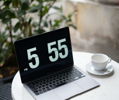 pexels-olenkabohovyk-13709301