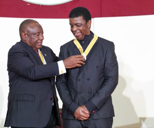 Oskido receives National Order.