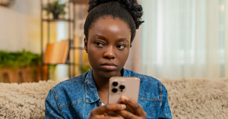 Tips to deal with social media addiction.