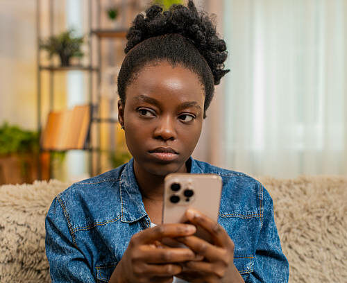 Tips to deal with social media addiction.