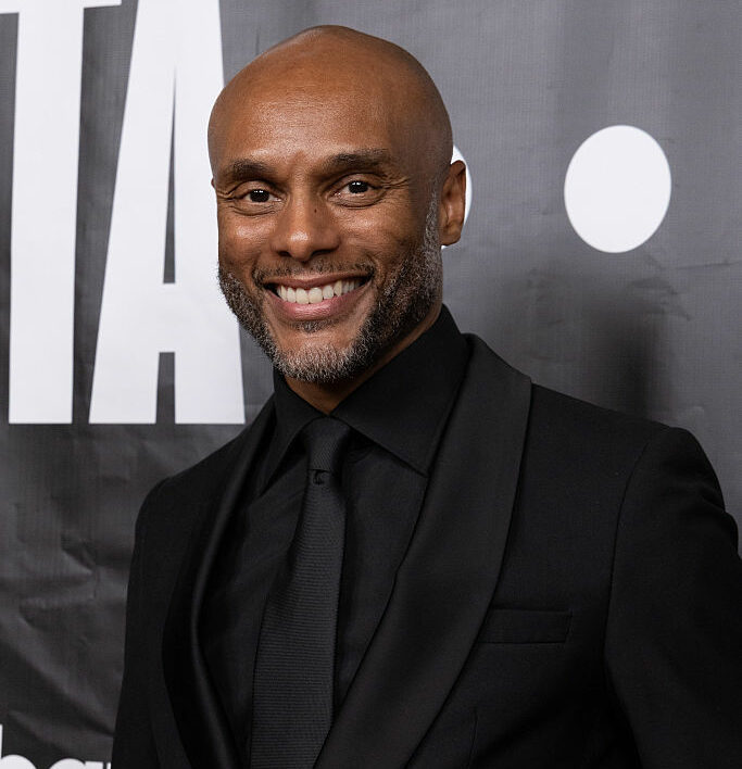 Kenny Lattimore will perform in Cape Town.