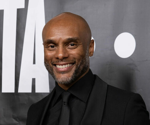 Kenny Lattimore will perform in Cape Town.