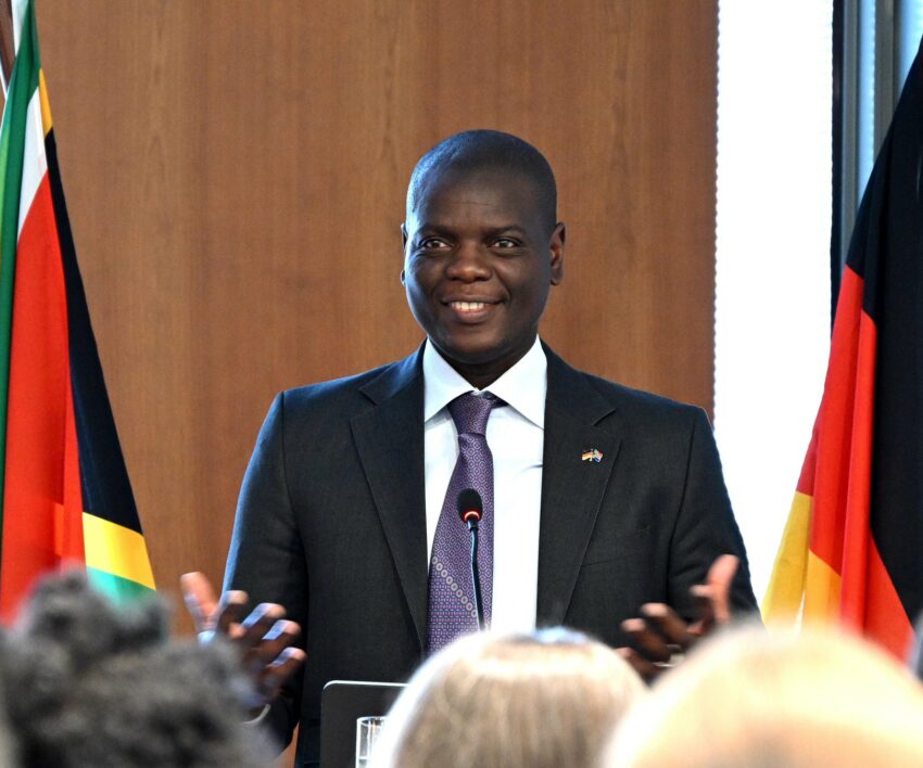 Ronald Lamola urged for peace among South Africans and migrants.