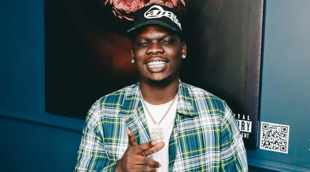 Blxckie collaborated with Side Step.