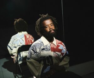 Mandisi Dyantyis will perform in Johannesburg.