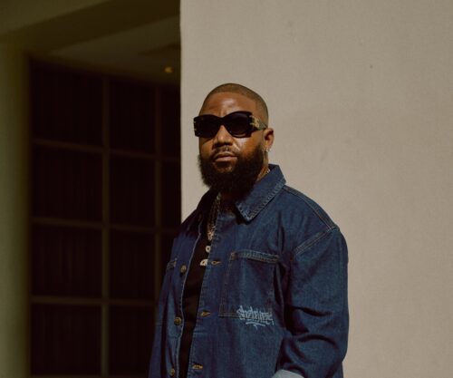 Cassper Nyovest's deadlift sparks metric conversion banter.