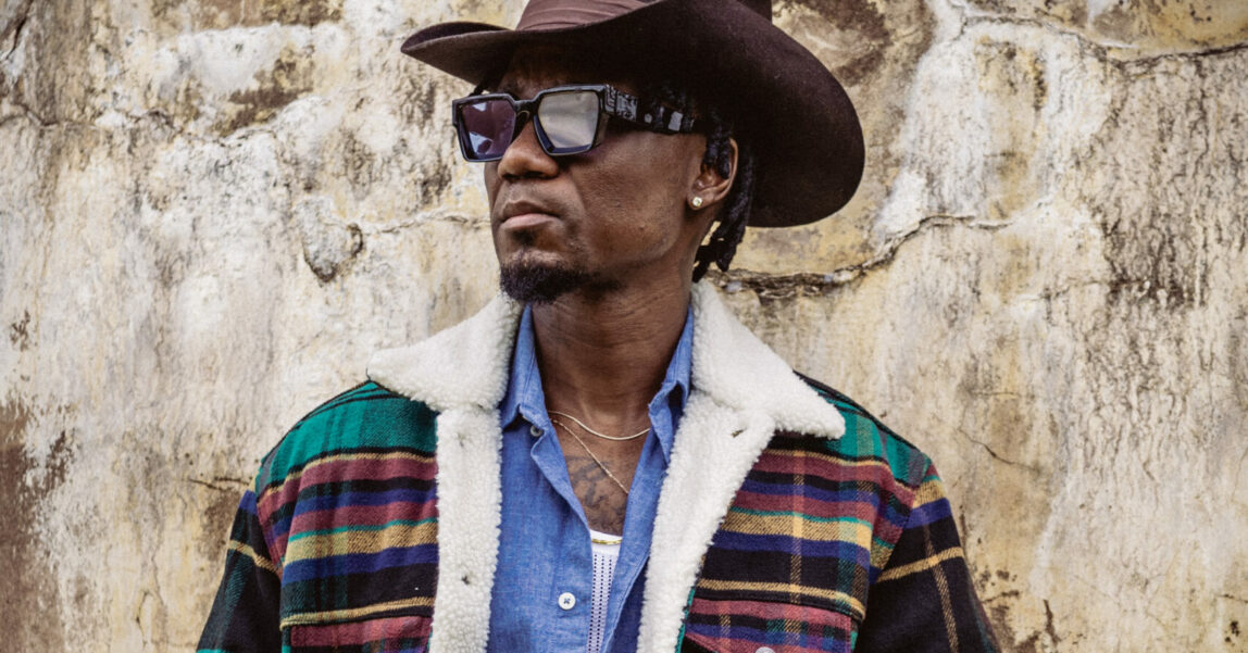 Teko Modise celebrated self-expression at the Hollywoodbets Durban July.