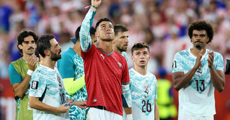 Portugal secures late win to advance into Round of 16.