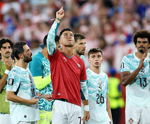 Portugal secures late win to advance into Round of 16.