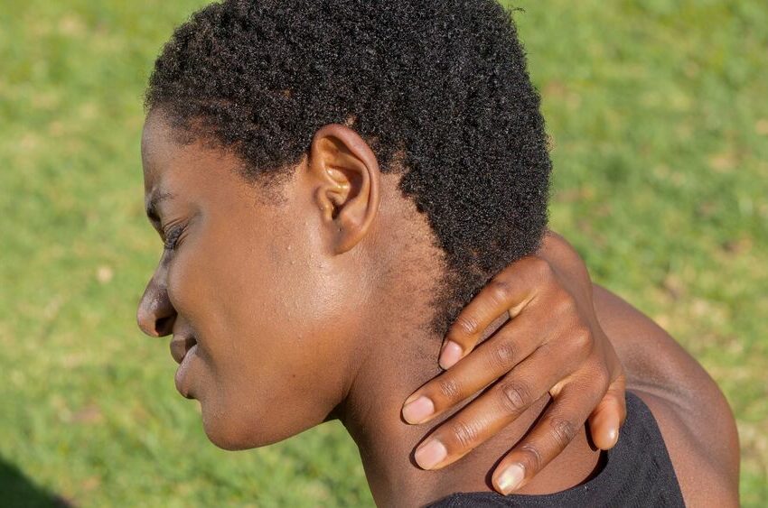 How to avoid neck and back pain while working at your desk.